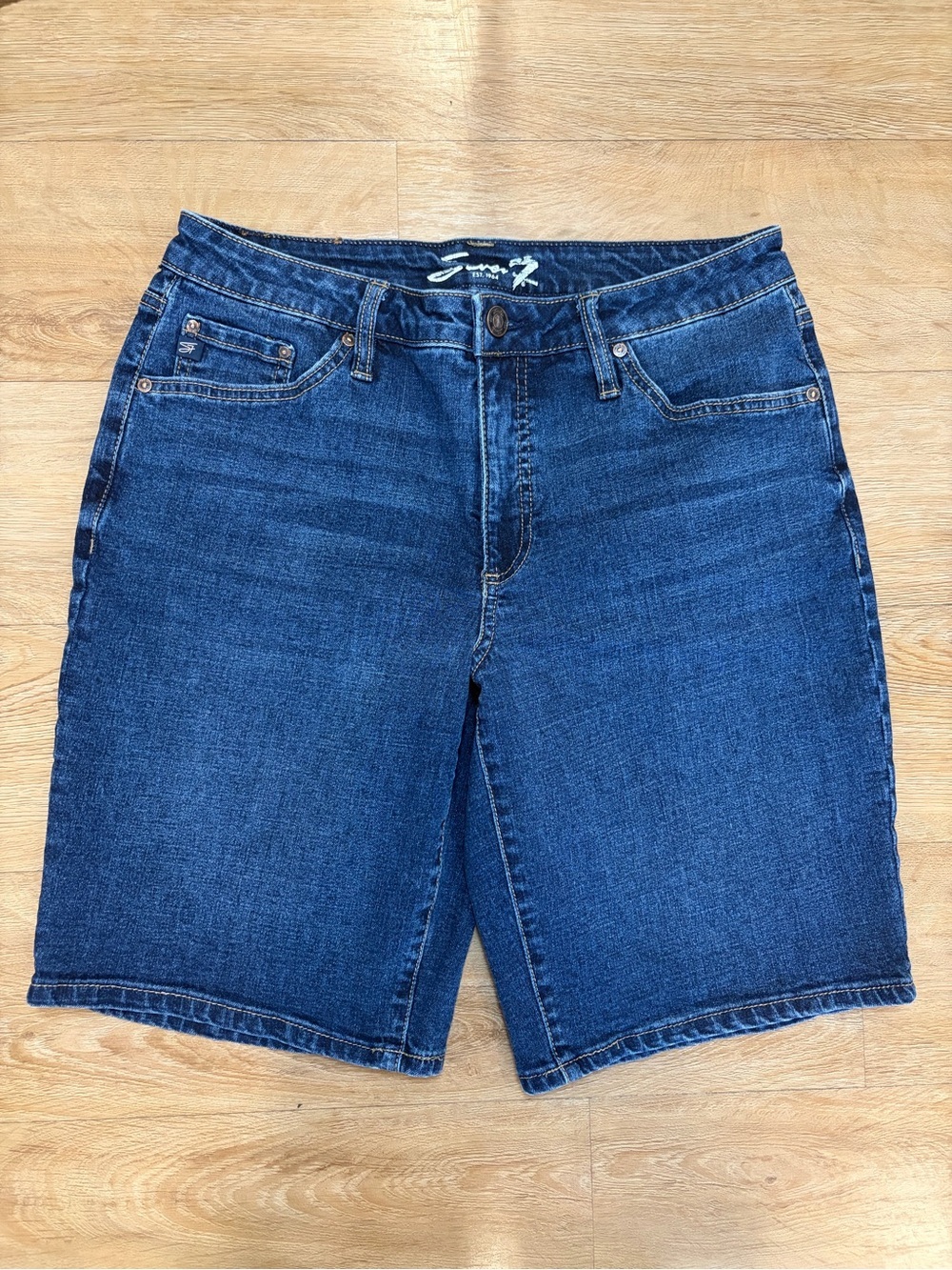 Seven7 Relaxed Bermuda Jean Shorts Dark Wash Women’s 8